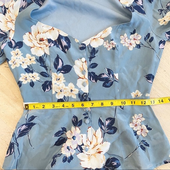 Yumi Kim blue silk blend button up floral top NWOT - Picture 5 of 8